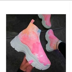Tie-dye fashion shoe
